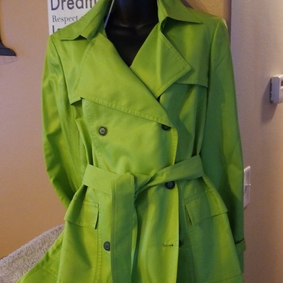 Evan Picone Jackets & Blazers - 💚💚 Gorgeous new green apple trench coat💋💋